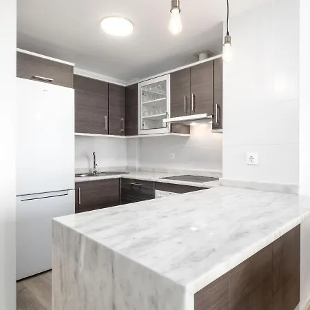 Small Oasis 2386 Groundfloor 5 Min From The *
